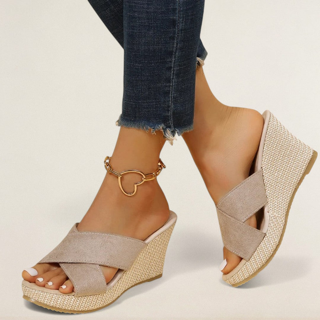 Karolína – elegant højde uden kompromiser