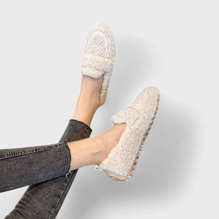 Kaia | Varme slipsko med elegant design