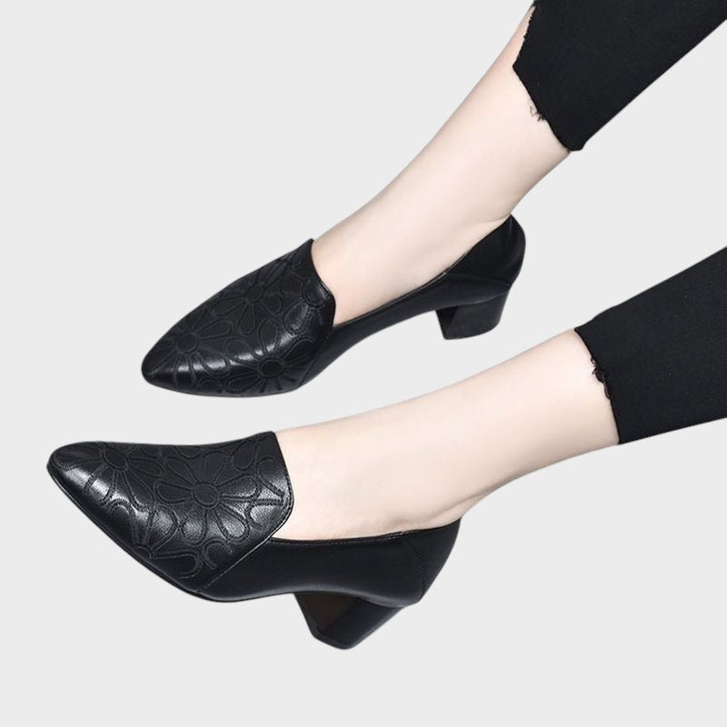 Vilhelmine | Bløde veganske læderpumper med broderi