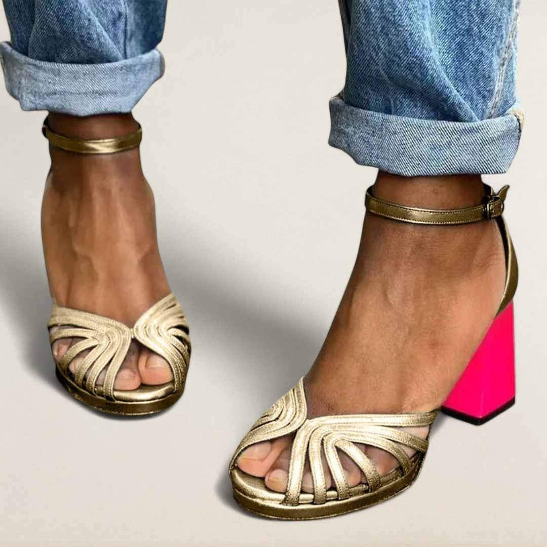 Tamara – markant detalje med ortopædisk støtte