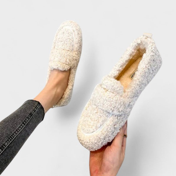 Kaia | Varme slipsko med elegant design