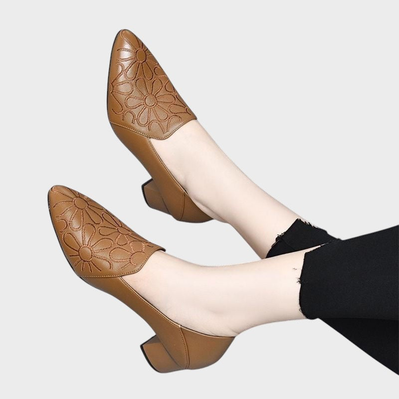 Vilhelmine | Bløde veganske læderpumper med broderi